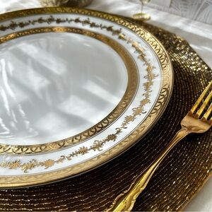 🌴Extravagant Luxe Gold and White Dinner Plate with Elegant Patterns